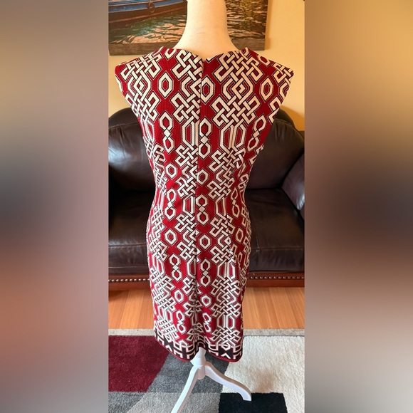 Karin Steven’s Women’s Dress Size 6 Red And White Geometric Pattern Sleeveless - Picture 2 of 16
